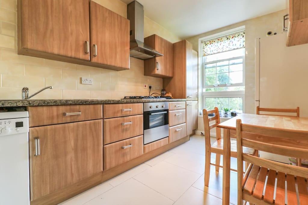 Spacious 4 Bed Flat Near London 02 Arena Greenwich Exterior foto